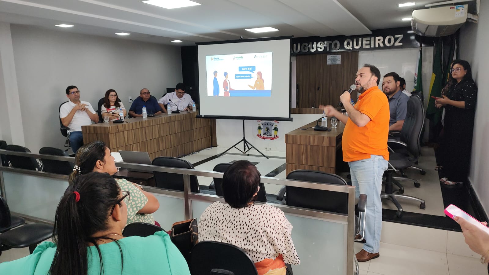 Curso de Excelência no Atendimento no Serviço Público pela Escola da Assembleia do RN.